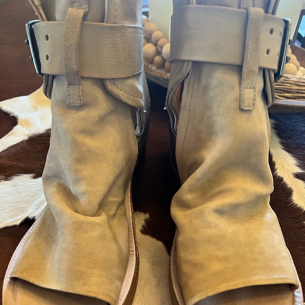 A.S. 98 Women’s Leather Buckle Ankle Boots Sandal— Color: Bone